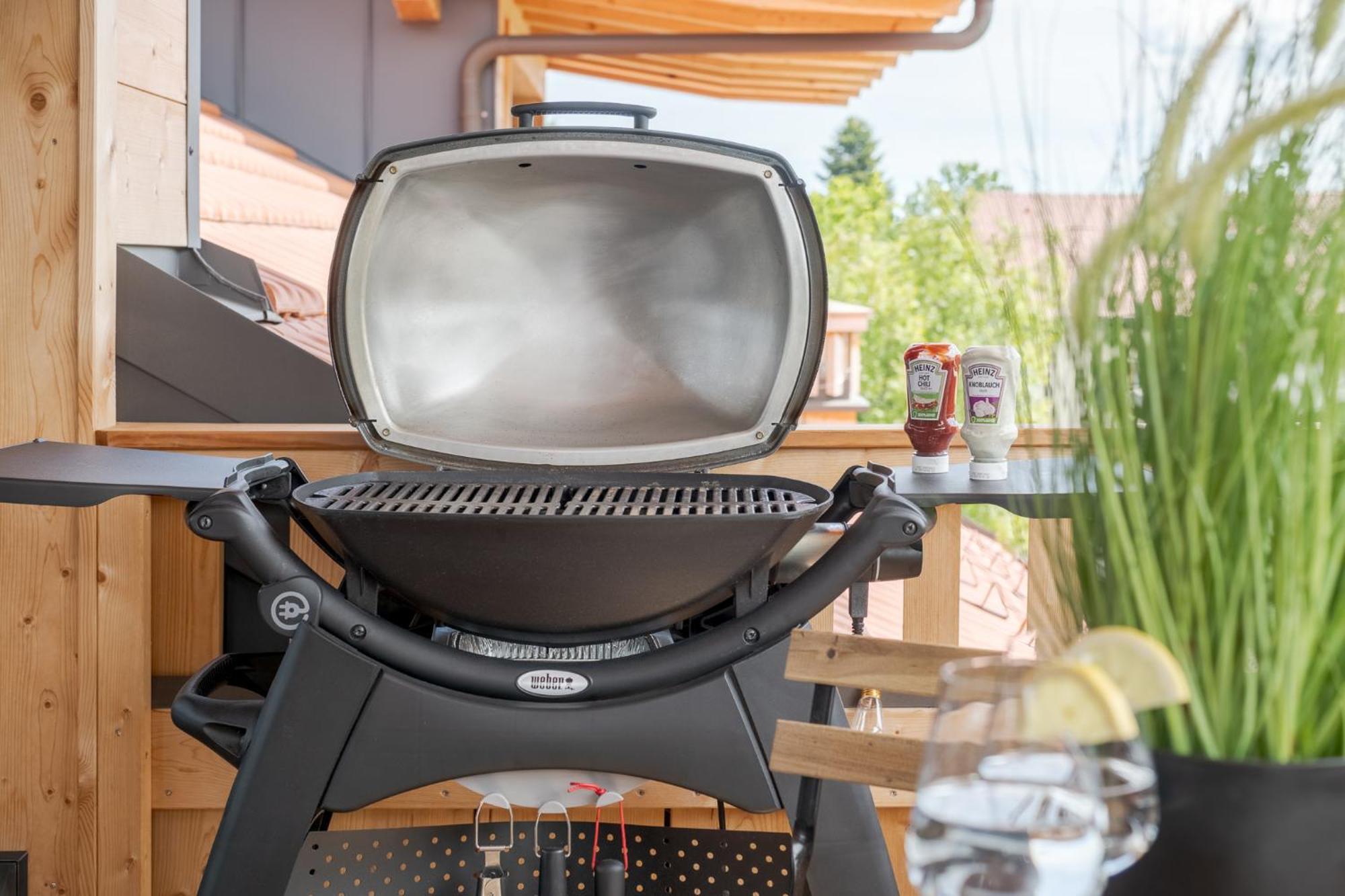 Fenjoy: Ferienapartment Mit Bergblick / Balkon / Bbq 베르나우암히엠지 외부 사진